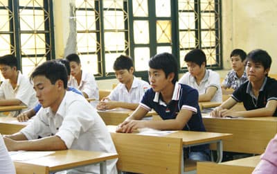 Hủy bỏ quy định cấm thí sinh mang vật dụng gắn linh kiện điện tử vào phòng thi