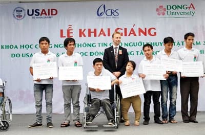 Đào tạo công nghệ thông tin cho người khuyết tật