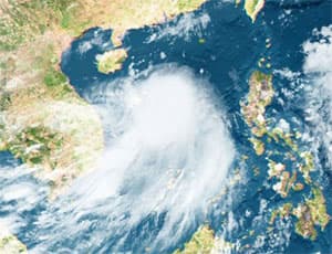 Cảnh giác với cơn bão cực mạnh gần Biển Đông