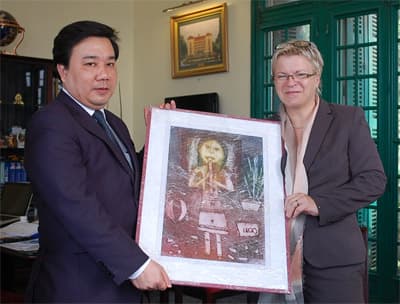 Một giờ tiếng Anh tại Trường THPT Chu Văn An của Phu nhân Bộ trưởng Quốc phòng Séc