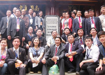 "Ly hương không ly Tổ"