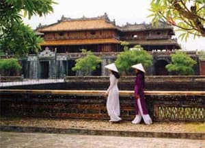 Doanh nhân Việt Nam đồng hành cùng Festival Huế 2012