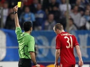 Nghi án B. Schweinsteiger "tẩy thẻ" để gặp Real
