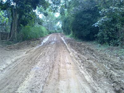 “Khóc” ... vì đường quá “khổ”