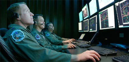 Internet - chiến trường không giới hạn