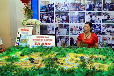 Triển lãm đồ dùng dạy học tự làm