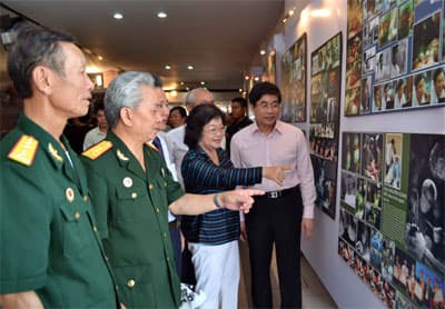 300 bộ ảnh tại Triển lãm ảnh “Tâm và tài - Họ là ai?”