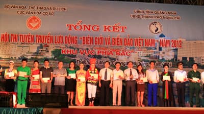 Trao 16 Huy chương vàng Hội thi tuyên truyền “Biên giới và biển đảo Việt Nam”