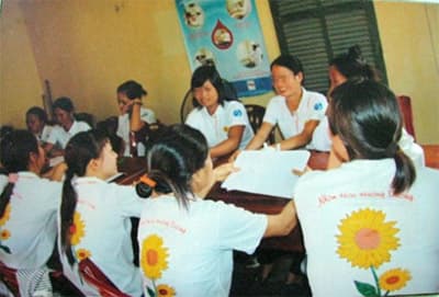 “Chung vai” với phụ nữ sống chung với HIV/AIDS
