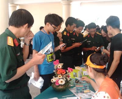 “Mang yêu thương xóa khoảng cách”
