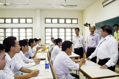 Khuyến khích thí sinh tố giác hành vi vi phạm quy chế thi