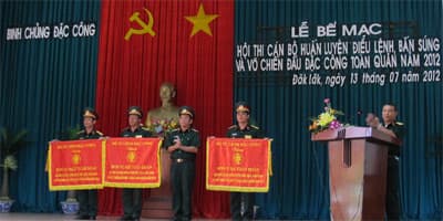37 tập thể, 17 cá nhân được khen thưởng