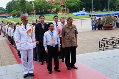 “Chúng tôi đã rơi nước mắt khi nghe kể về Bác”