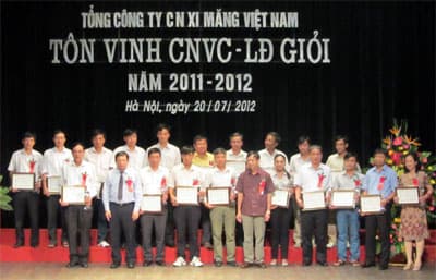 Tôn vinh 102 công nhân, viên chức lao động giỏi