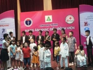 Nghệ sỹ Đăng Dương "Mang âm nhạc tới bệnh viện"