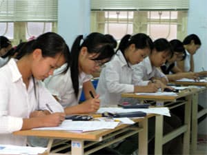 Thu học phí chậm 3 tháng đối với HSSV thuộc diện miễn giảm