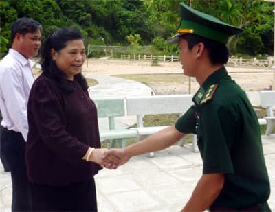 Phó chủ tịch Quốc hội Tòng Thị Phóng thăm TP Tuy Hòa