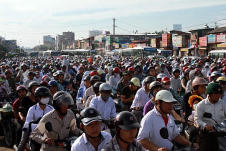 Ùn tắc giao thông trong buổi làm thủ tục thi đại học