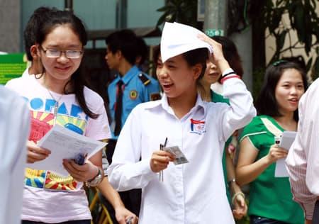Mê muội thần tượng được bàn luận trong đề Văn