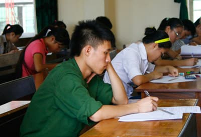Thông báo chỉ tiêu và mức điểm xét tuyển vào đào tạo trong các trường quân đội năm 2012