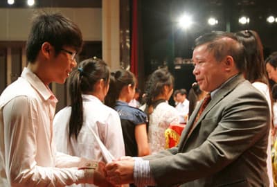 200 tân sinh viên phía Bắc được “Tiếp sức đến trường”