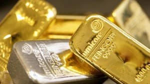 Giá vàng quanh mức cao nhất trong 6 tháng