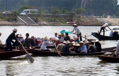 Cấp áo phao, dụng cụ nổi cứu sinh cho các bến đò