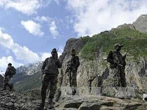 Quân đội Ấn Độ, Pakistan tiếp tục đấu súng tại Kashmir