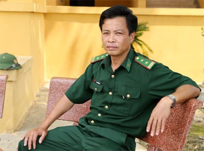 Vượt “trận mưa tôn" kinh hoàng trong bão cứu người