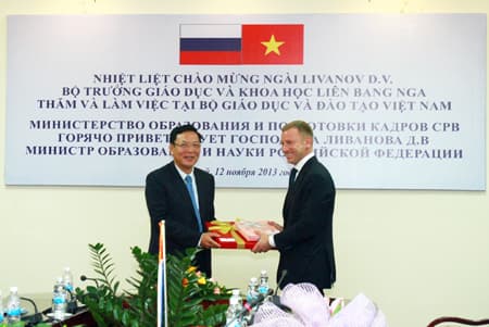 Nga sẽ giúp Việt Nam đào tạo khoa học công nghệ hạt nhân