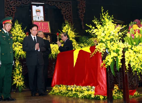 Cử hành trọng thể Lễ viếng Thượng tướng Trần Văn Quang