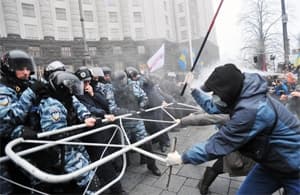 Tổng thống Ukraine lên án mạnh mẽ việc trấn áp người biểu tình