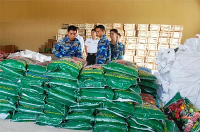 Tặng quân và dân huyện đảo Trường Sa 7 tấn phân bón