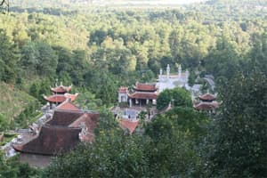 Đông đảo du khách về dự khai hội Côn Sơn-Kiếp Bạc 2013