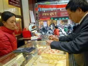 Giảm giá, vàng SJC lùi về sát ngưỡng 43 triệu đồng