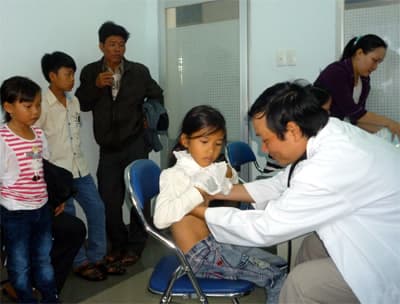 Phú Yên: Khám sàng lọc cho trẻ em bị bệnh tim bẩm sinh