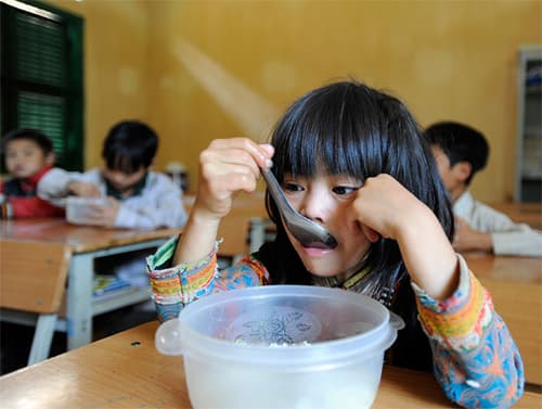 Những bữa ăn 7.000 đồng nơi ngách núi