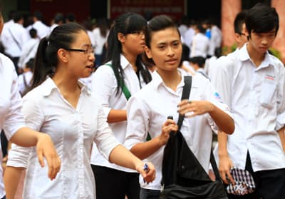 Trả lại học sinh tiền thu góp học thêm trái quy định