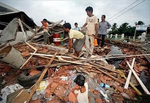 Vụ động đất 6,7 độ richter làm rung chuyển Tây Java