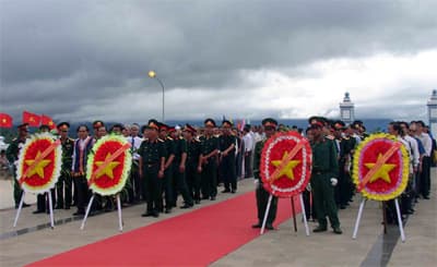 Bàn giao Khu tưởng niệm liệt sĩ Hà Nội mặt trận Bắc Kon Tum