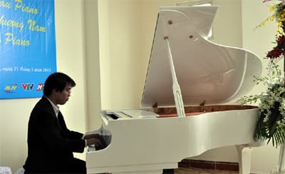 “Thần đồng âm nhạc” Gabriel Trần Phương Nam về nước biểu diễn lần thứ 4