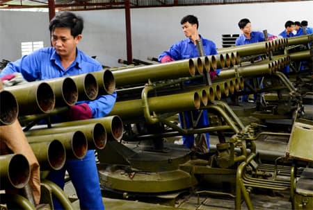 Lính thợ luôn... quá giờ!