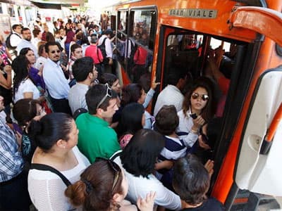 Sự cố tàu điện ngầm nghiêm trọng tại thủ đô của Chile