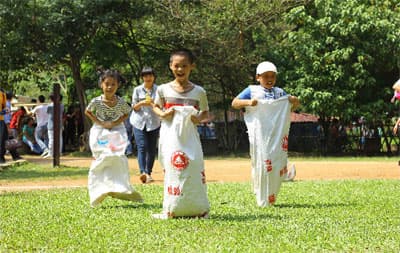 Nhiều trò chơi dân gian được tổ chức trong lễ 30-4 và 1-5