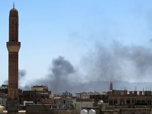 Dinh Tổng thống Yemen bị tấn công