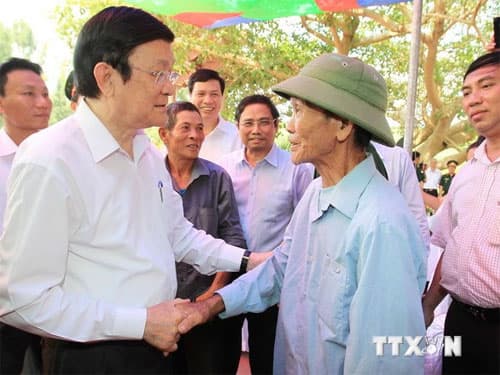 Chủ tịch nước Trương Tấn Sang khảo sát tuyến đảo vùng Đông Bắc