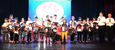200 suất học bổng tặng trẻ em khuyết tật, mồ côi