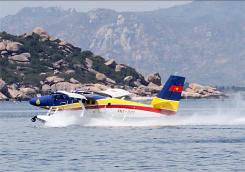 Phi đội trực thăng và thủy phi cơ huấn luyện bay