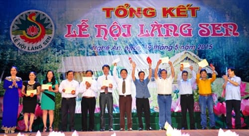Bế mạc Lễ hội Làng Sen - 2015