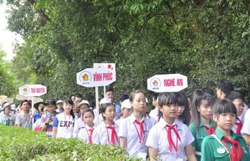 282 đại biểu cháu ngoan Bác Hồ thăm khu di tích Kim Liên